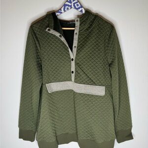 Doe & Rae Quilted Olive Green Top | Size Large